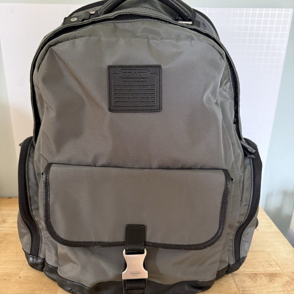 Coach Voyager Bleck/Gray Nylon & Leather Backpack F70574 READ NEEDS REPAIR - Picture 1 of 16